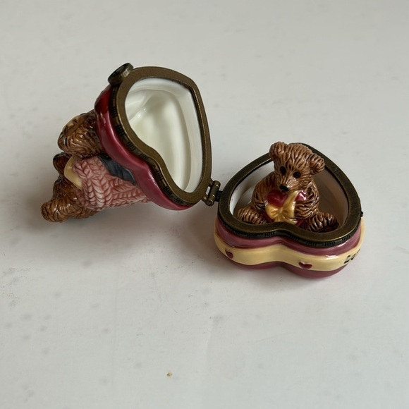 Boyd’s Bears Bearware hinged heart trinket box trinket Love Conquers All Things - Picture 14 of 14